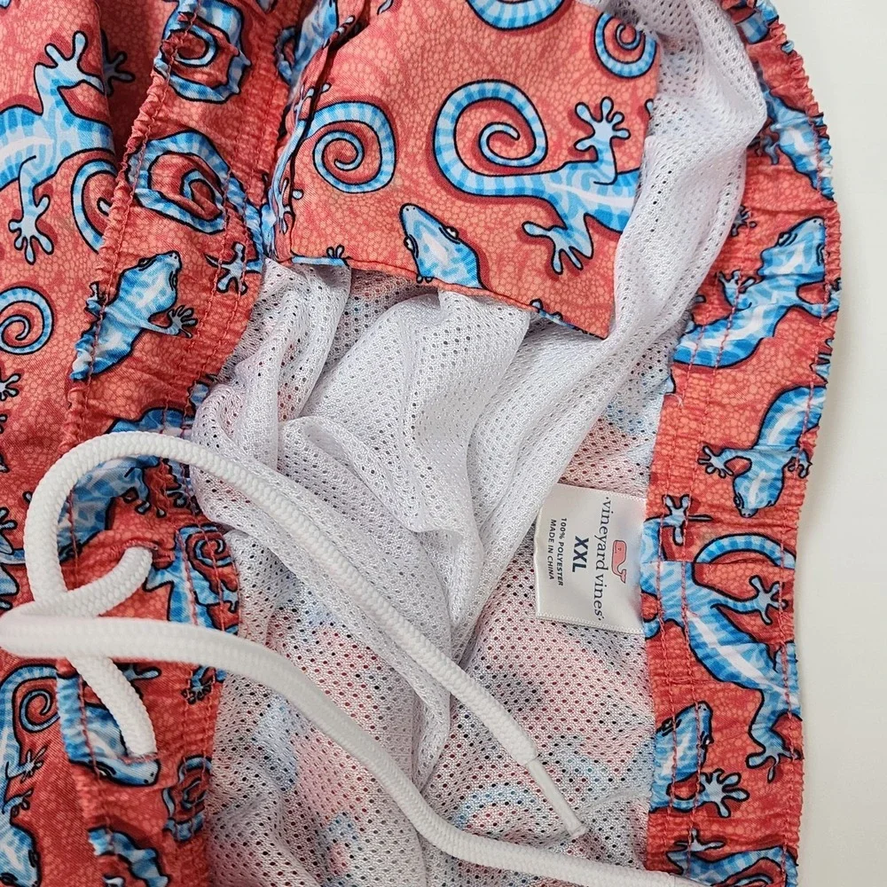 Vineyard Vines Chappy Swim Trunks Men's XXL Lizard Print Lined Drawstring